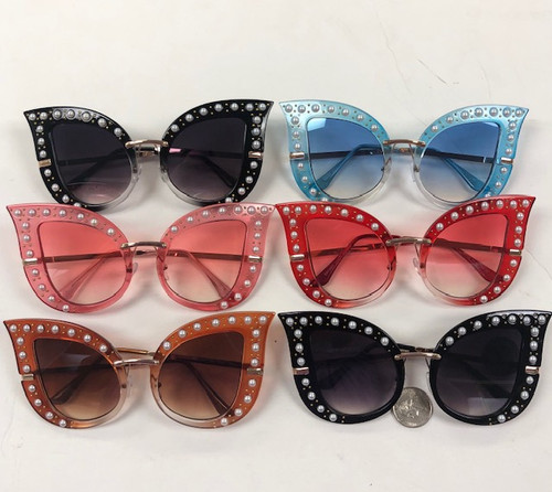 BUTTERFLY LOOK WITH GEMS & RIVETS | FLASHBACK AND FREEDO