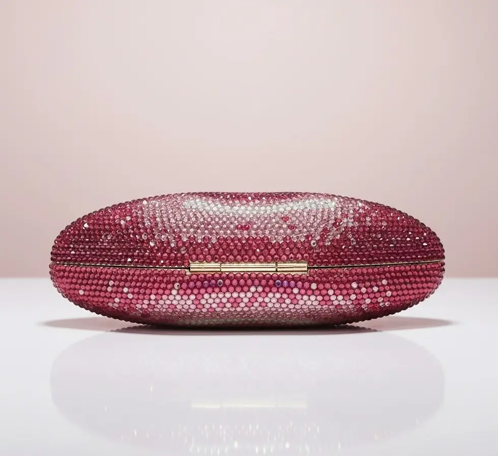 Rhinestone lips shaped clutch in pink and red gradient – glamorous crystal evening handbag for women