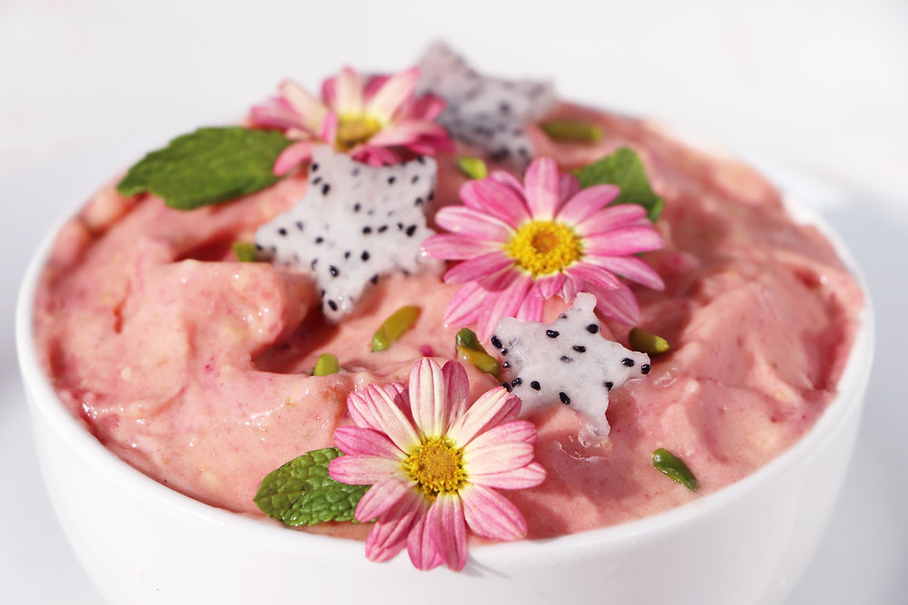 Low FODMAP Plantain, Guava, & Strawberry Smoothie Bowl.