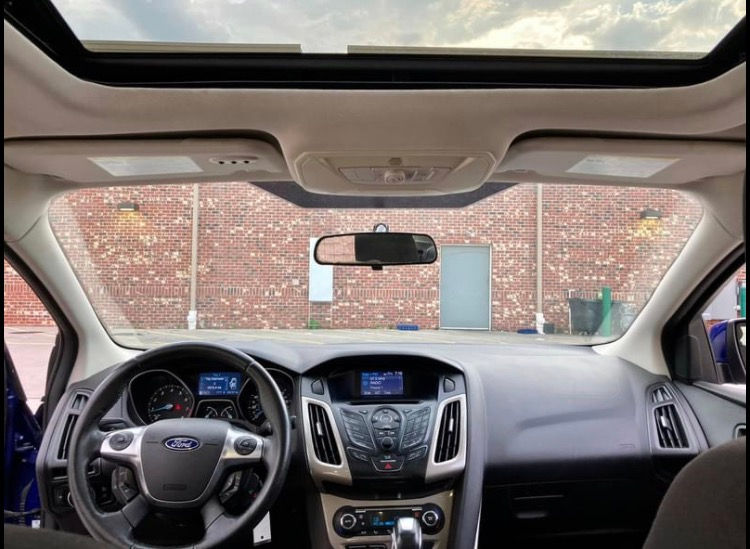 Thumbnail: 2012 Ford Focus SEL