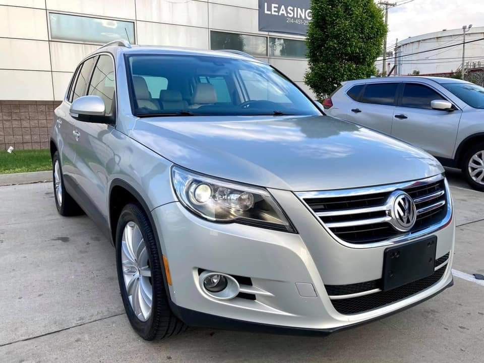 Thumbnail: 2011 Volkswagen Tiguan SE