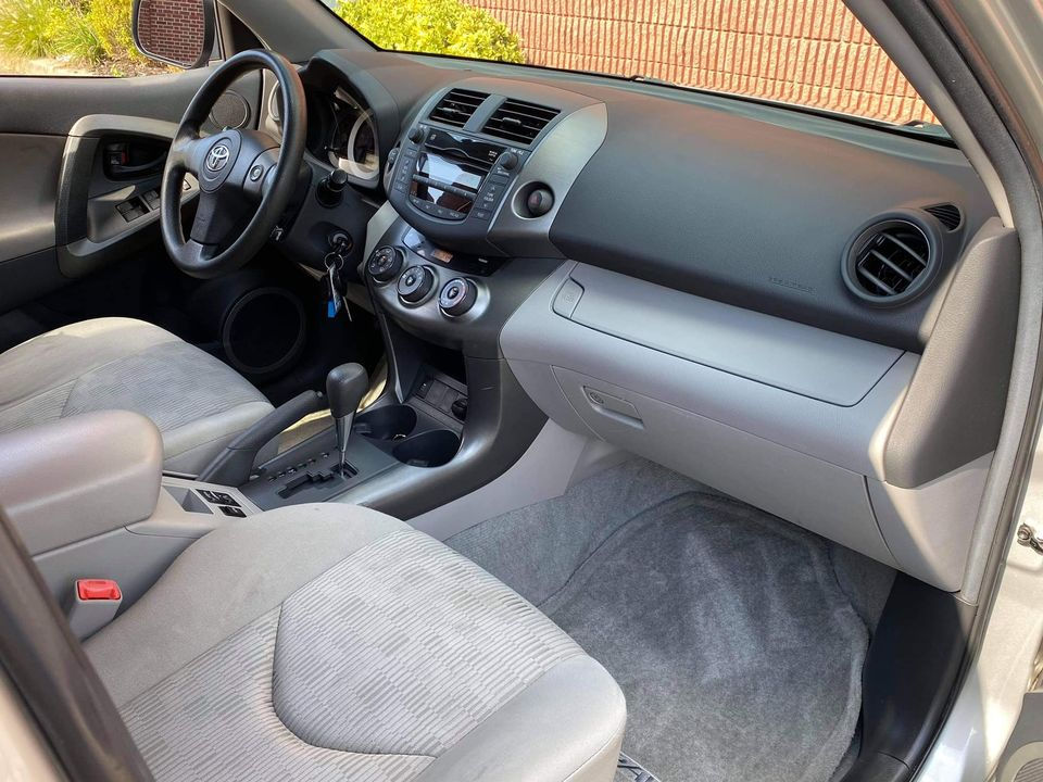 Thumbnail: 2011 Toyota RAV4