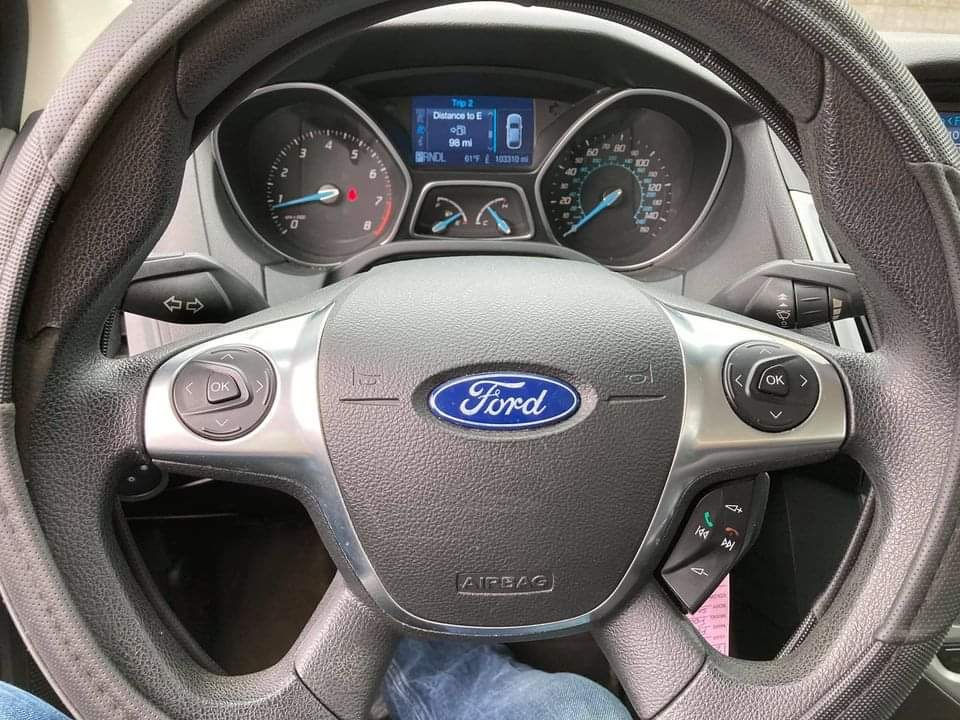 Thumbnail: 2012 Ford Focus SE