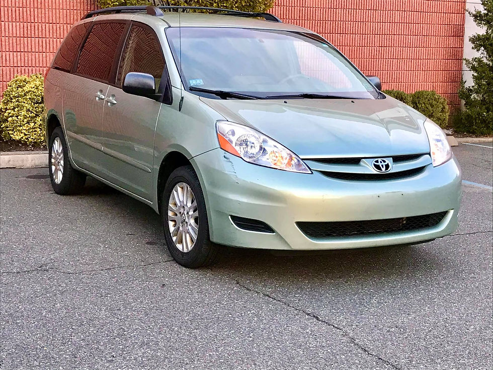 Thumbnail: 2010 Toyota Sienna LE (AWD)
