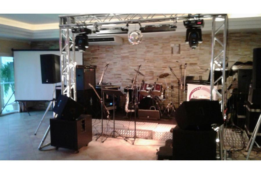 Equipamento para festa da Empresa com Banda