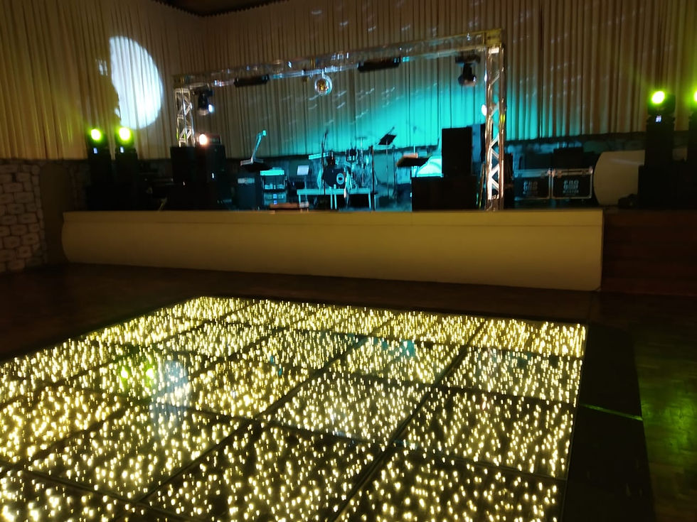 Palco em festa de casamento / pista