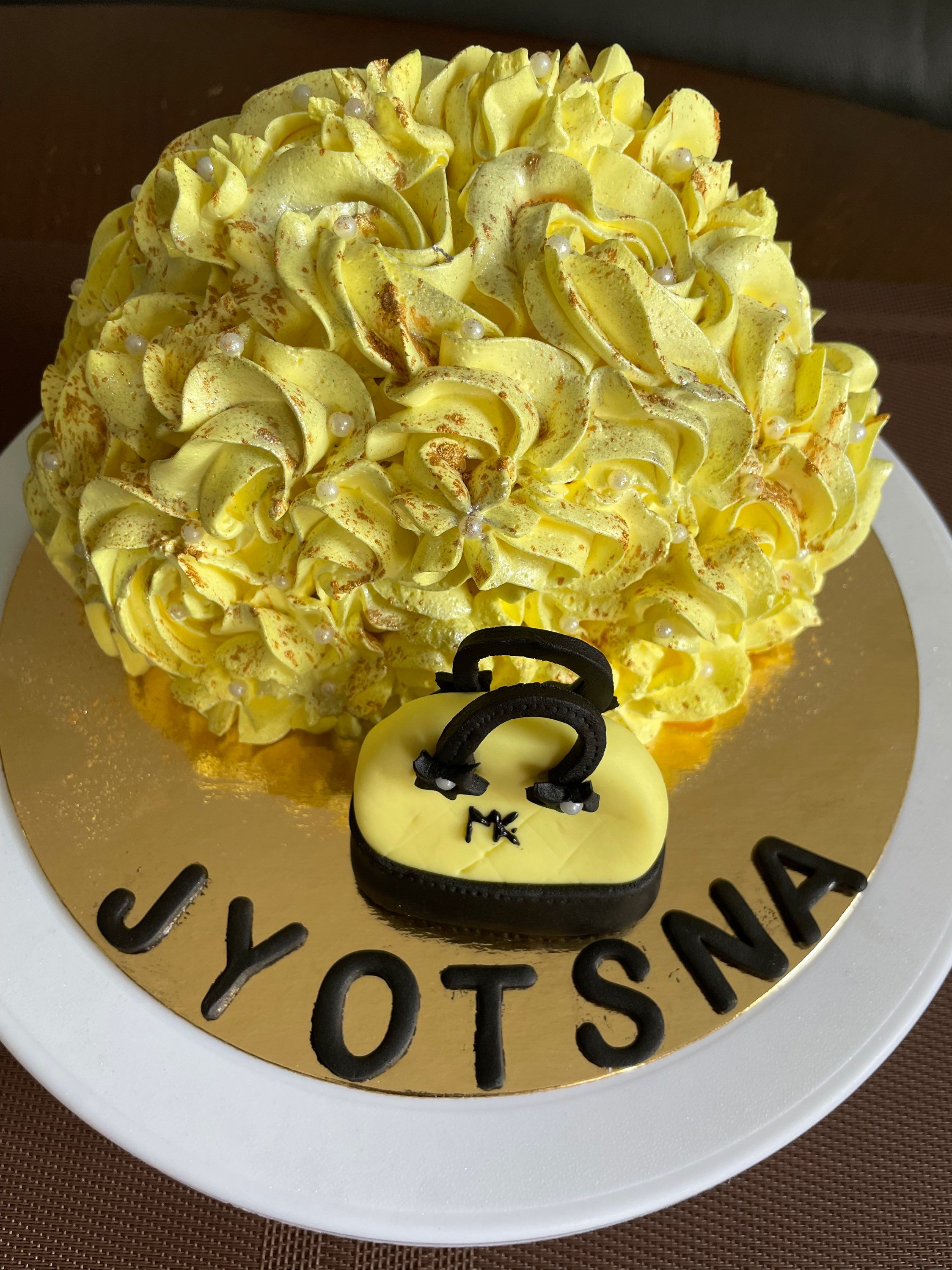 Pineapple cake 