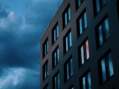 The proposal to ban the sale of new leasehold flats represents a bold step towards modernising property ownership. While the proposal will not impact existing flats where the lease has already been granted, for new leasehold flats the transition to commonhold offers several potential benefits.