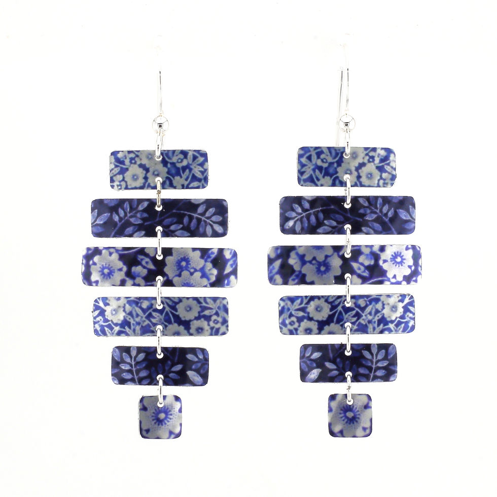 Thumbnail: Calico Chandeliers