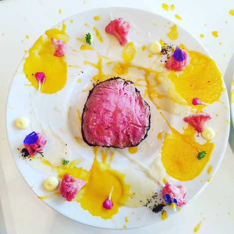 Filetto di manzo marinato - Cenere di cipolla bruciata - Verdure