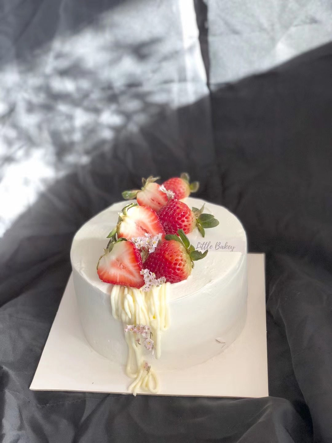 6inches Strawberry cake