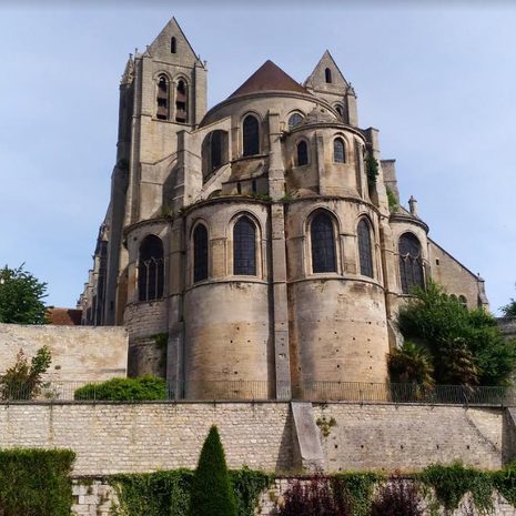 L'église de Saint-Leu d'Esserent par @lesdemoisellesdupatrimoine