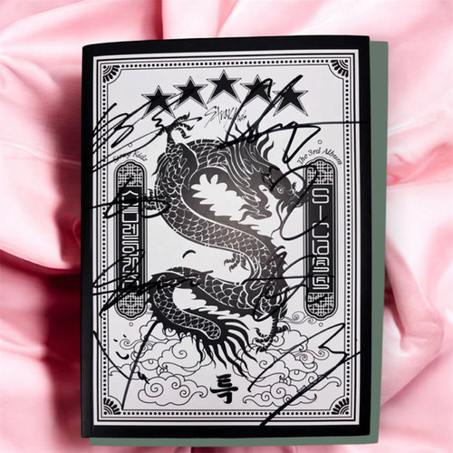 StrayKids スキズ ハン HAN 直筆サイン入りフラッグ 5-STAR StrayKids スキズ ハン HAN 直筆サイン入りフラッグ 5-STAR StrayKids