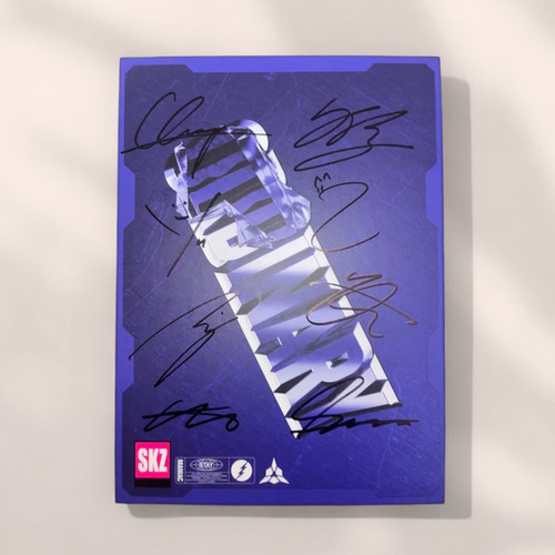 stray kids プロモアルバム 非売品 サイン入り ODDINARY レア STRAY KIDS - MANIAC SIGNED ALBUM | Inspire Me Shop