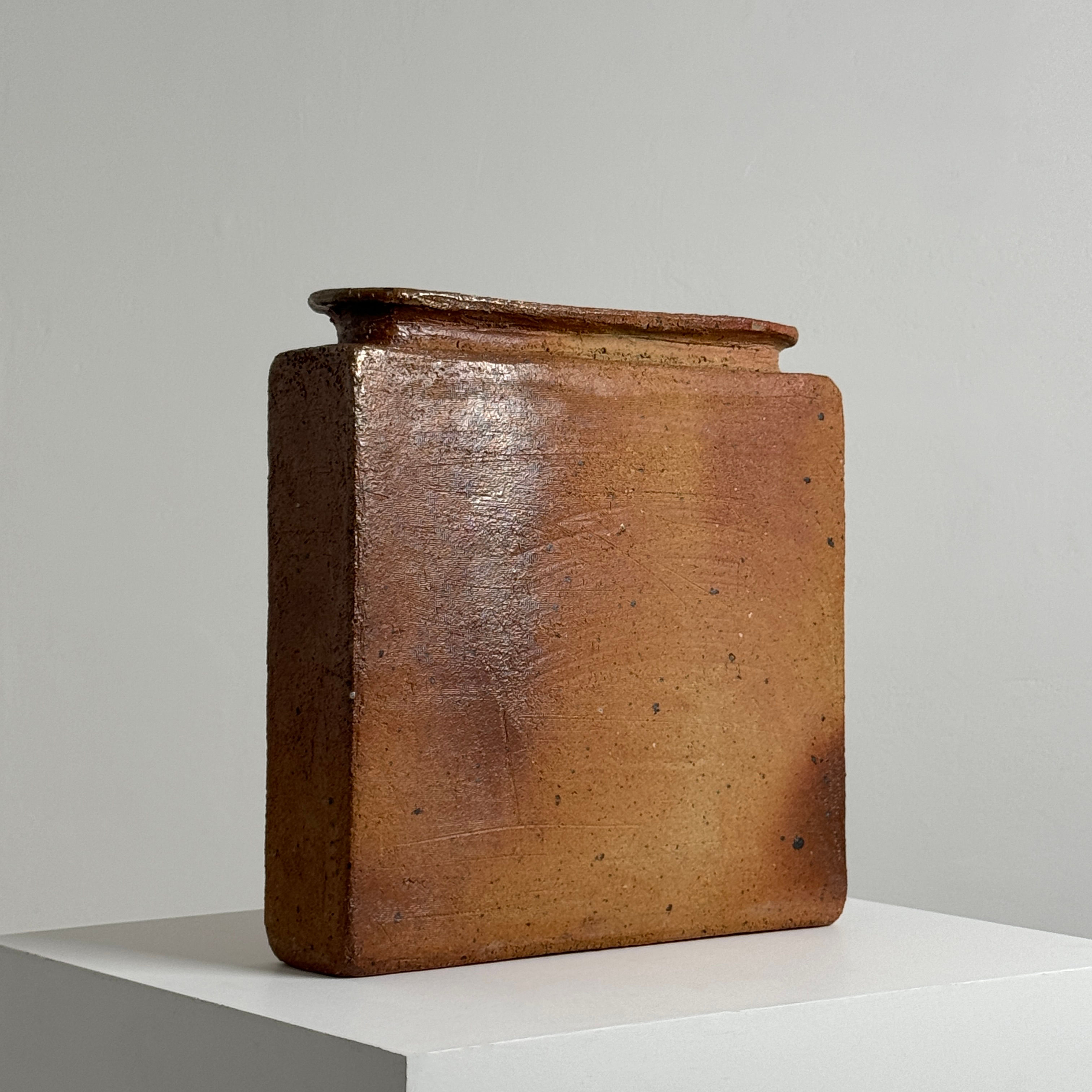 Large sculptural vase by Barbara Delfosse