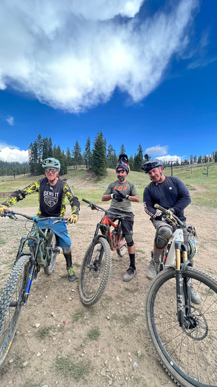 Group of Veterans Mountain Biking, Disconnect to Reconnect, D2RVets, and VeteransMTB riding Mountain Bikes at Dodge Ridge