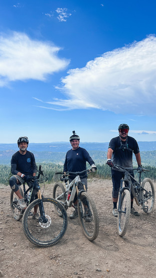Group of Veterans Mountain Biking, Disconnect to Reconnect, D2RVets, and VeteransMTB riding Mountain Bikes at Dodge Ridge