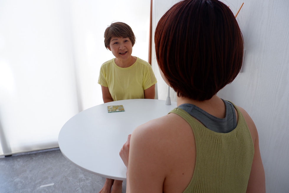 肩甲骨の可動域を広げる動作