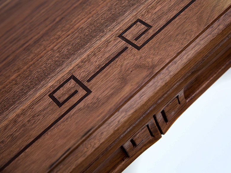 Thumbnail: Neoclassical style on Dining table