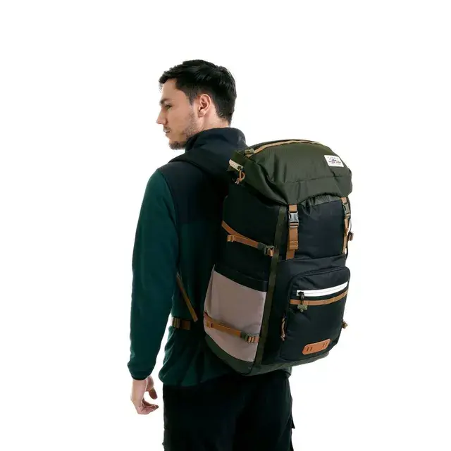 Thumbnail: EIGER WEEKENDER RUCK 32L BACKPACK