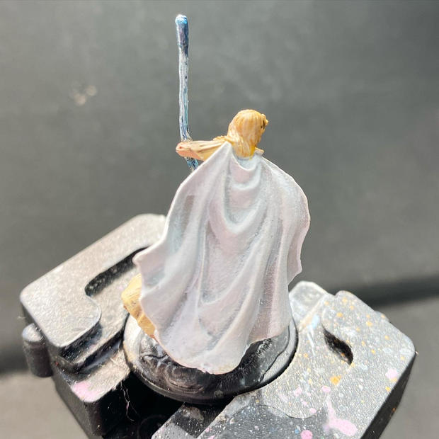 Pathfinder Deep cuts human female oracle (back)
