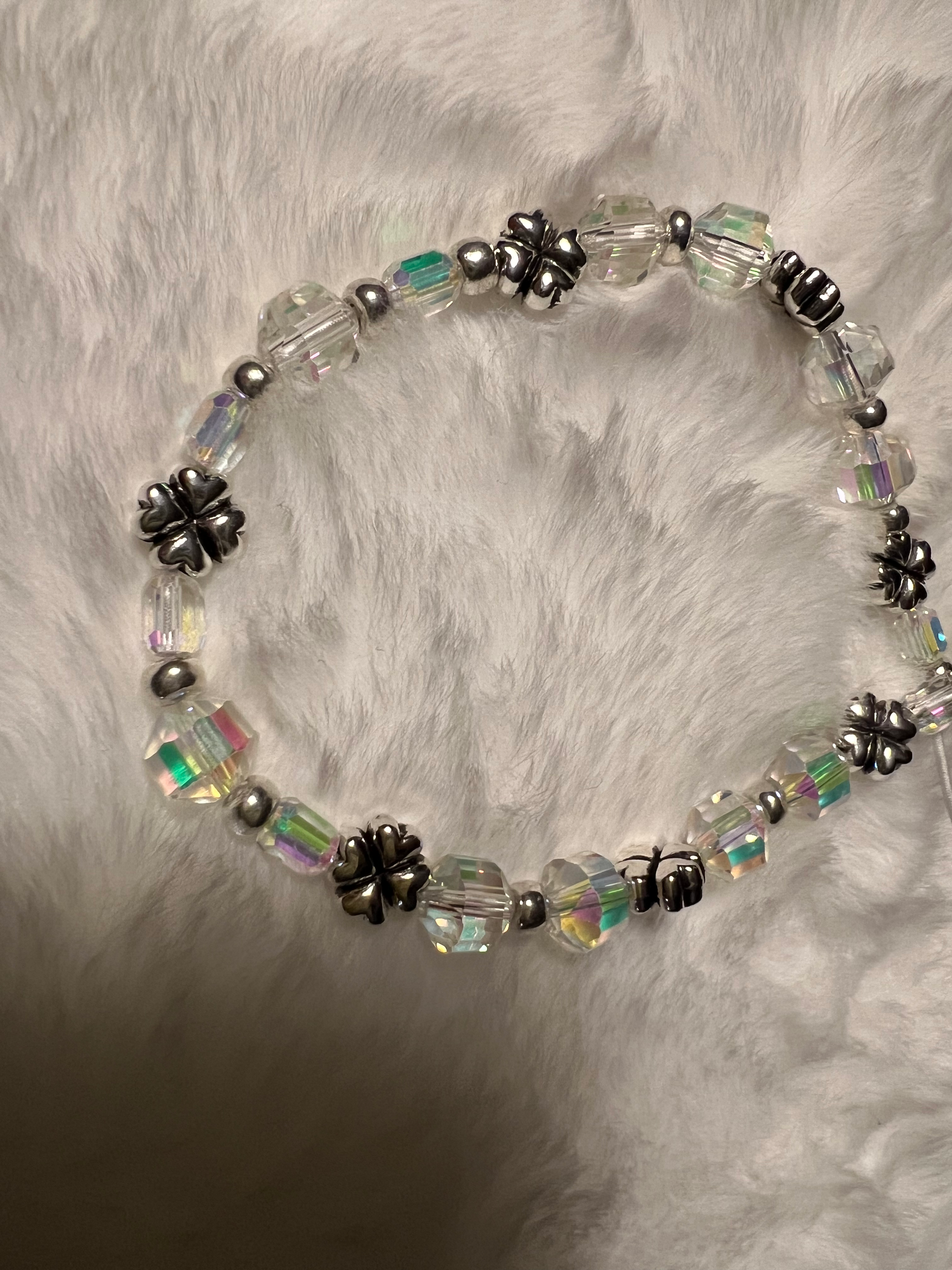 Glass & Silver Clover Beaded Stretch Bracelet 
