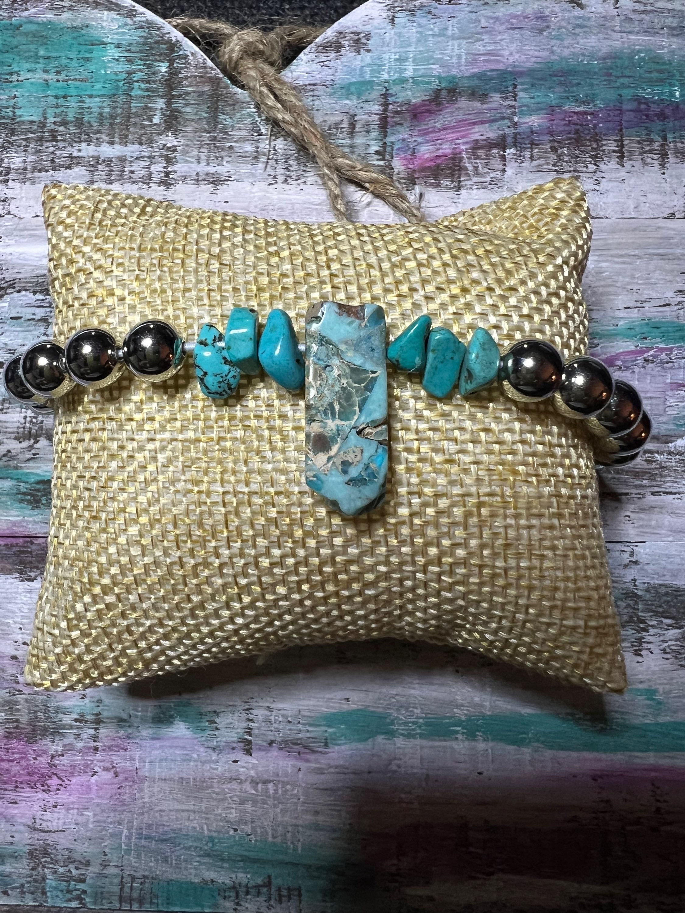 Turquoise Howlite Bead Chips with Silver Beads Stretch Bracelet 