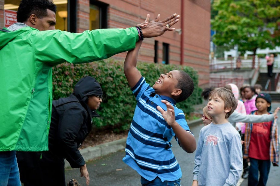 092515-SeattleHigh5-Globalist-JT006_edited.jpg
