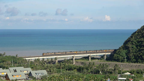 南方,寂寞鐵道 On the train