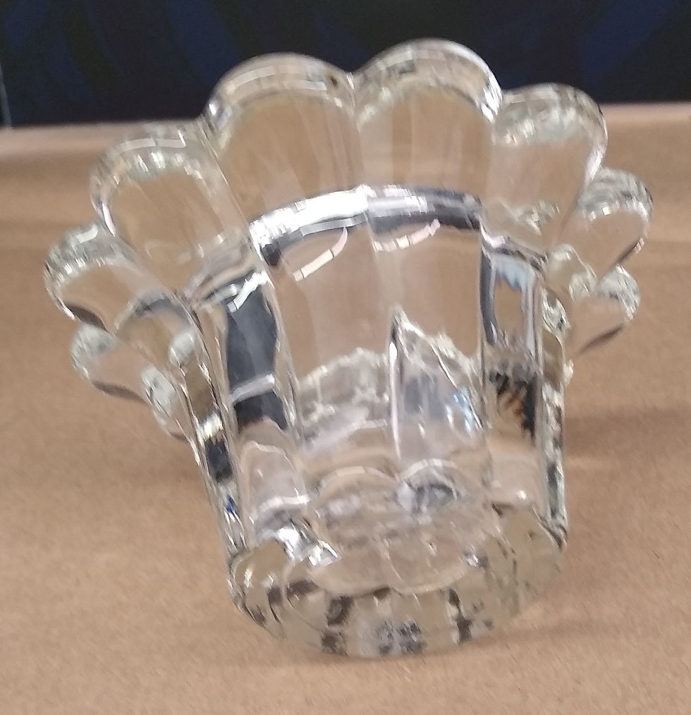 Thumbnail: Scalloped Glass Taper Candle Holder