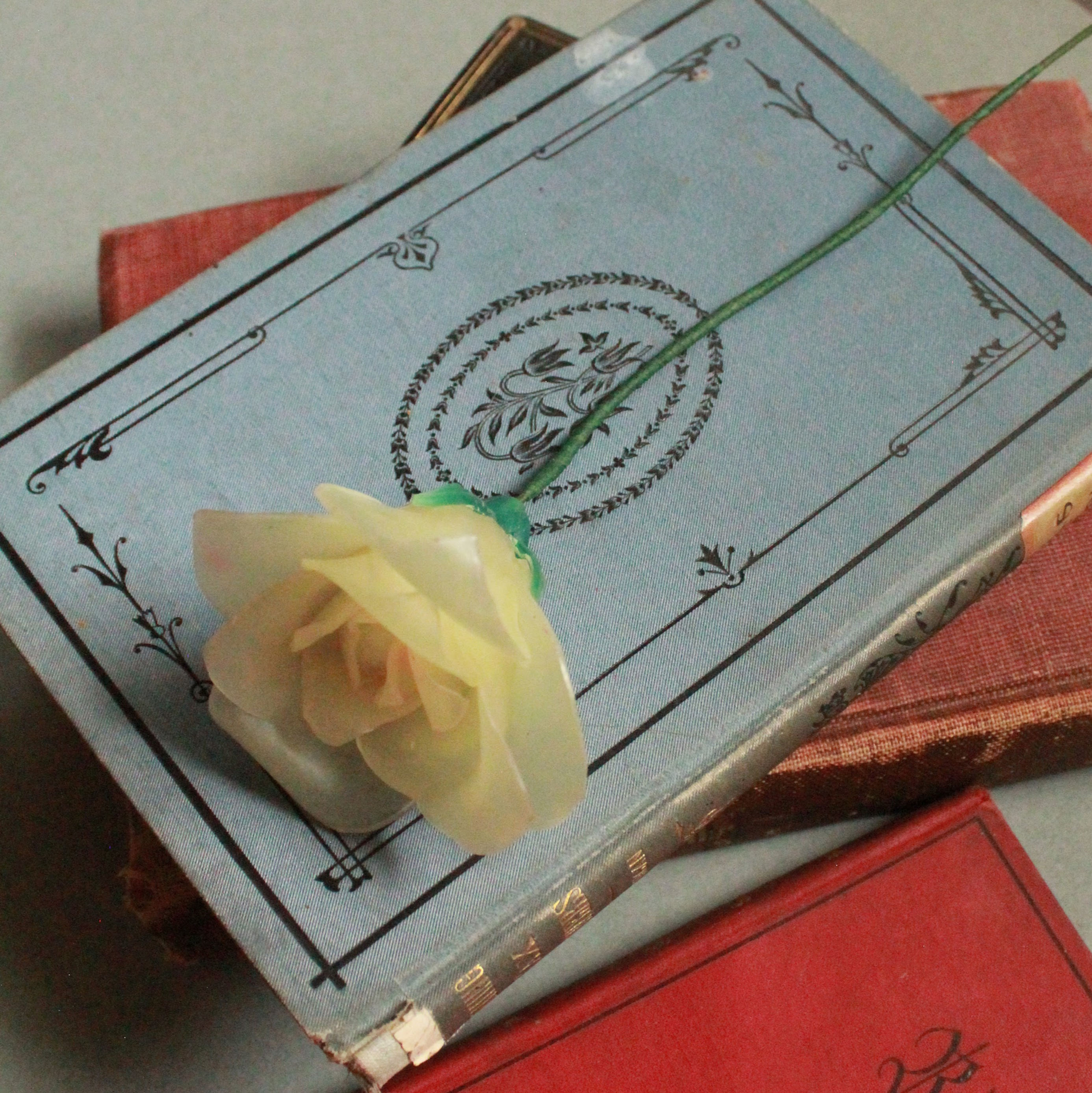 8.5" Wax Rose in Yellow Cream