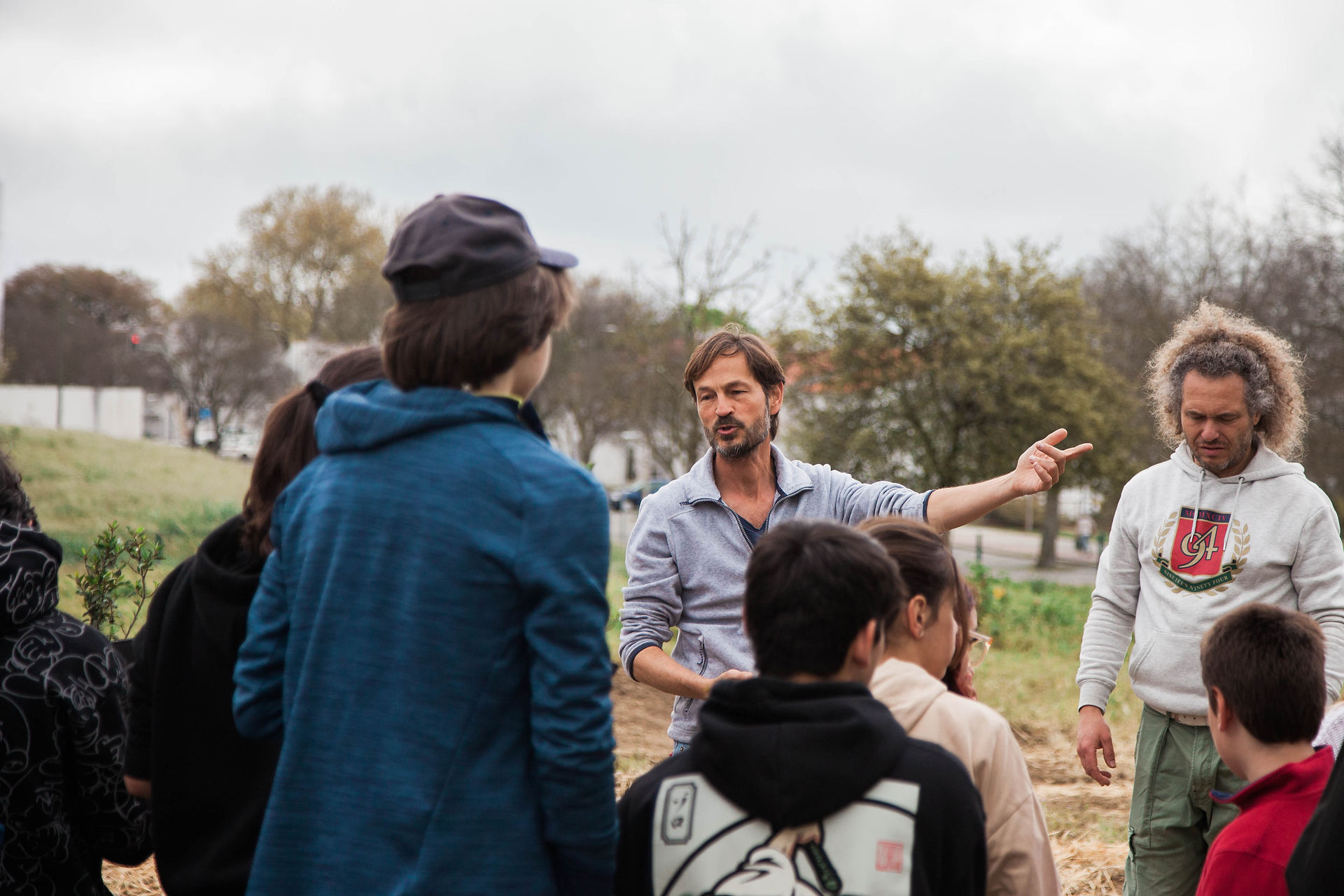 briefing student before planting