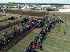 Forradalom a szántóföldön – Így dolgoznak a legújabb gépek!