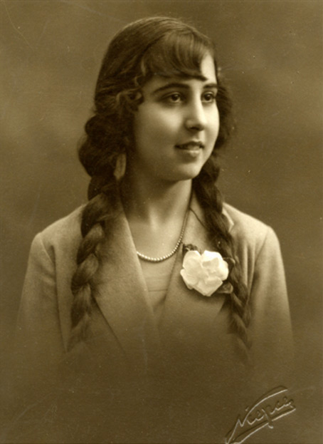 Maria Branyas in 1925