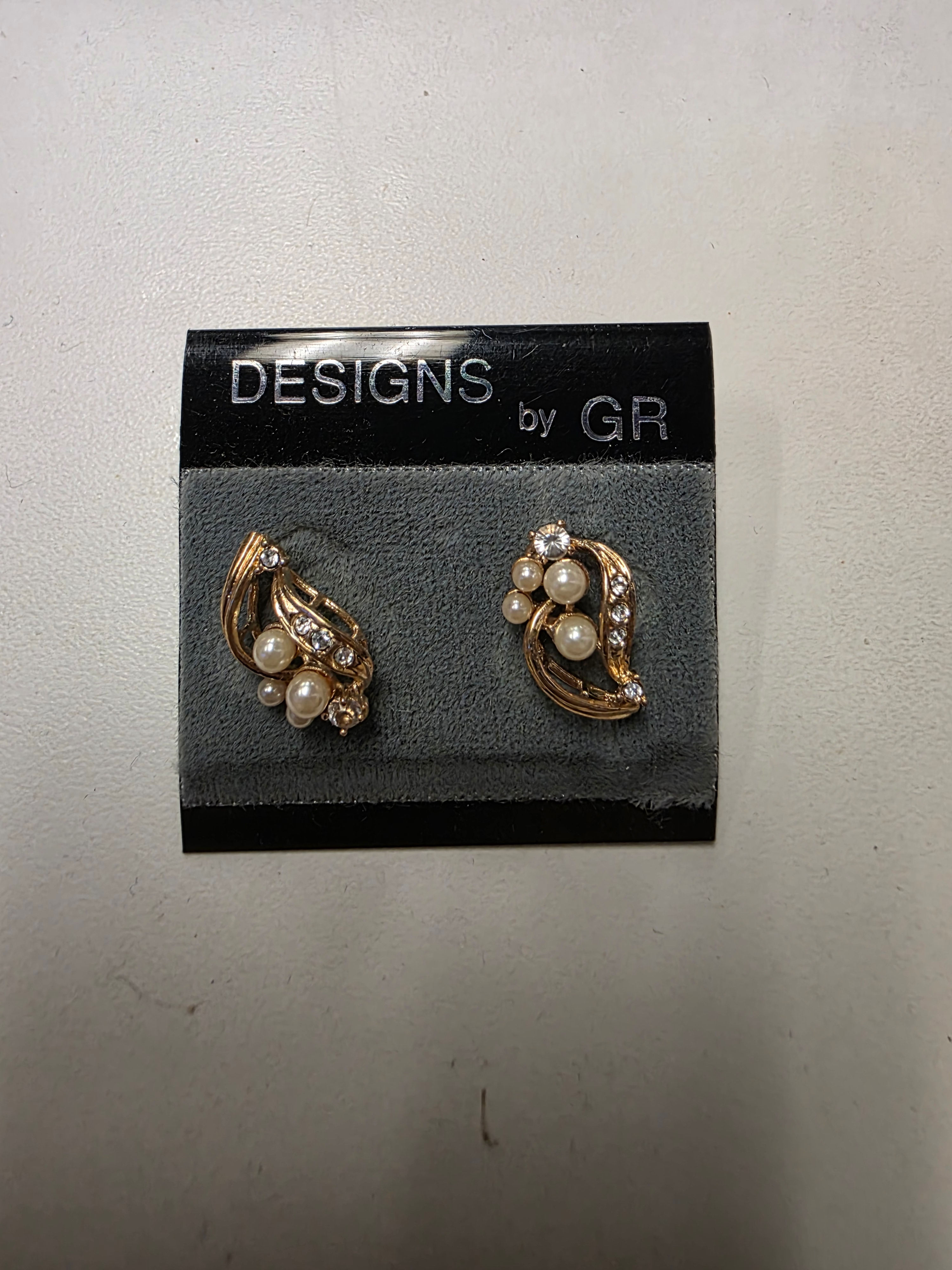 Pearl Design Earrings