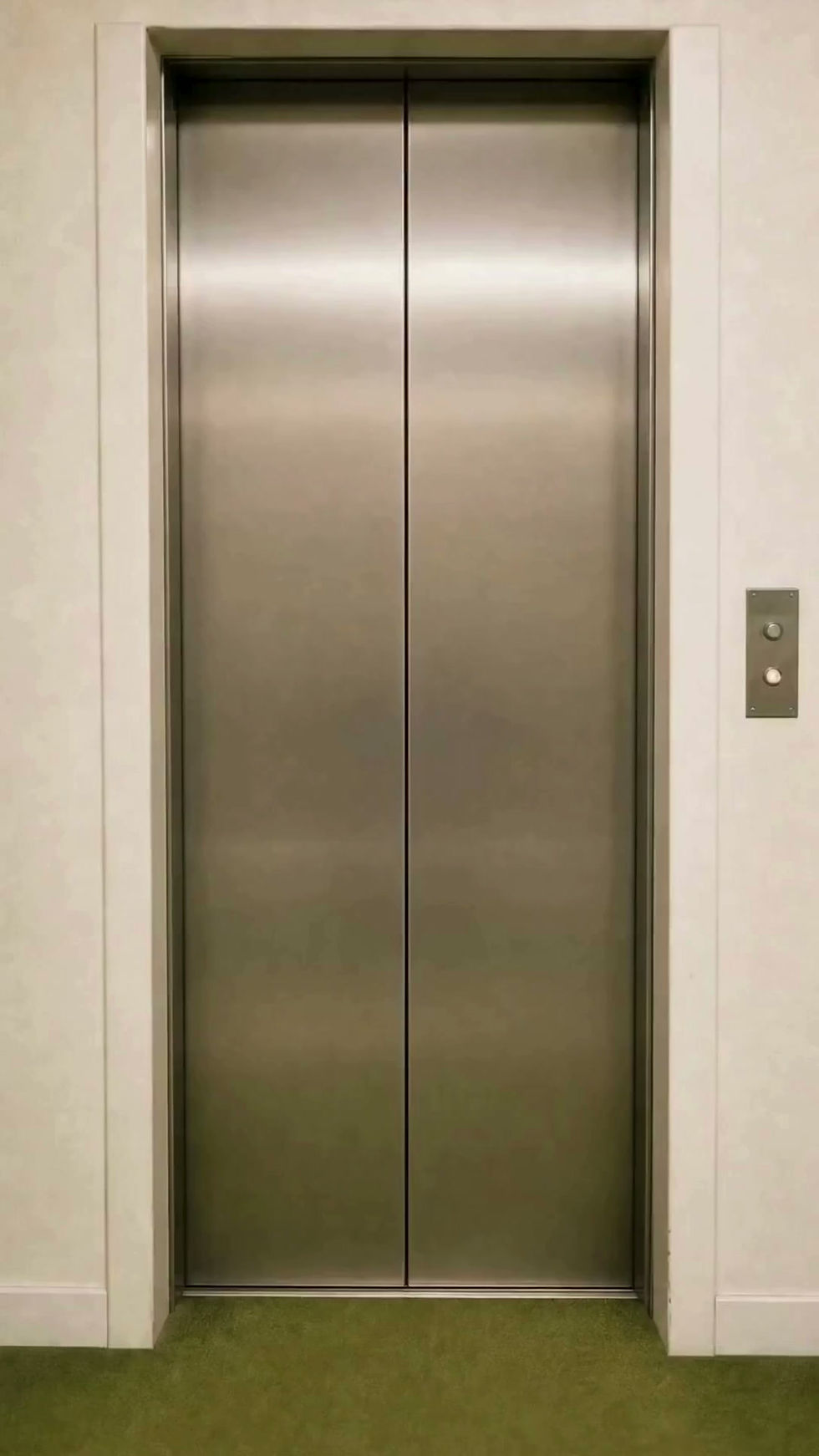 Edição do elevador (efeito de vídeo com IA) (2).mp4