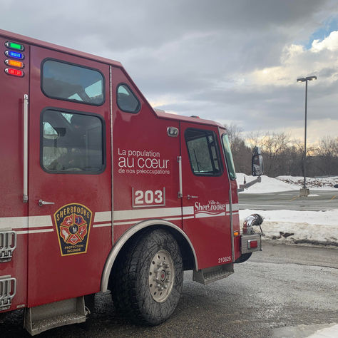 Incendie rapidement maîtrisé dans un immeuble de logements à Sherbrooke