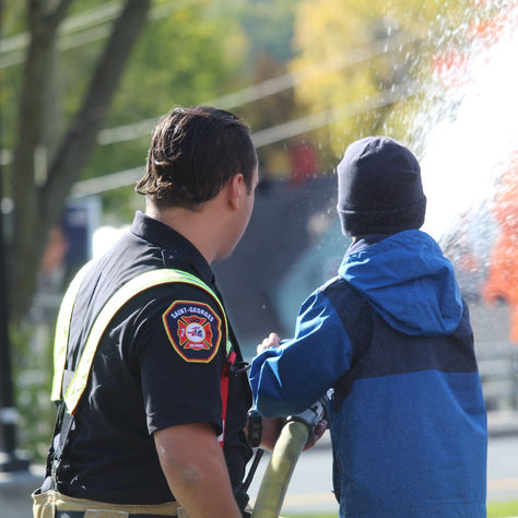 Photoreportage couvrant la porte ouverte de la caserne incendie de Saint-Georges