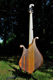 Manton Customs Luminary 38 scale Fretless 5 string 4.JPG