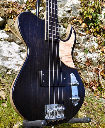 Manton Customs Echo MK II Ebony Medium Scale Tele Bass (3).jpeg