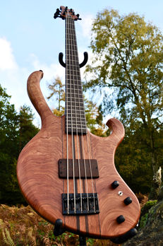 Manton Customs Ascendant 5 String Bass African Rosewood (5).jpeg