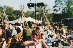 アウトドアウェディング｜自然の中に空間を立ち上げる結婚式｜Gypsy Wedding