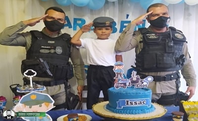 Policiais militares da Paraíba incentivam crianças que desejam seguir a profissão