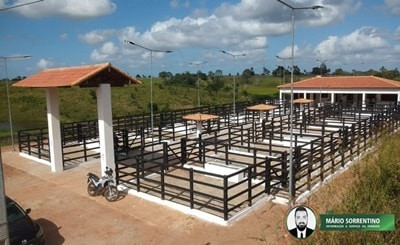 Governo da Paraíba inaugura Feira de Gado e nova escola em Itapororoca