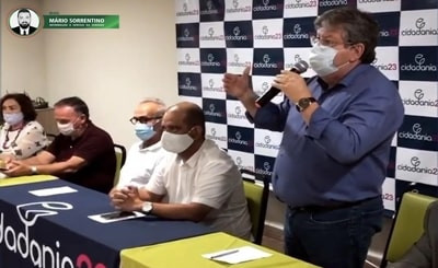João Azevêdo anuncia Léo Bezerra como vice na chapa de Cícero Lucena