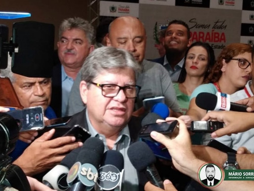 "Não tem amparo jurídico"; João Azevêdo diz que pedido de impeachment é tentativa de golpe