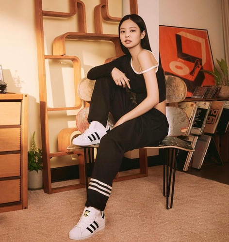 블랙핑크 (BLACKPINK) 아디다스 슈퍼스타 화이트/블랙 DASAZAM_