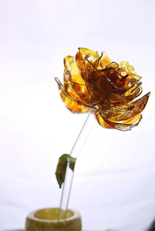Red Hot Glass at the Redding Farmers Markets (photo 1 of 7)