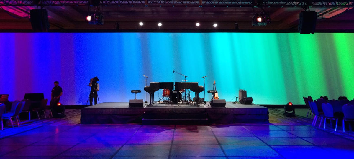 Dueling Pianos with Jeff & Rhiannon