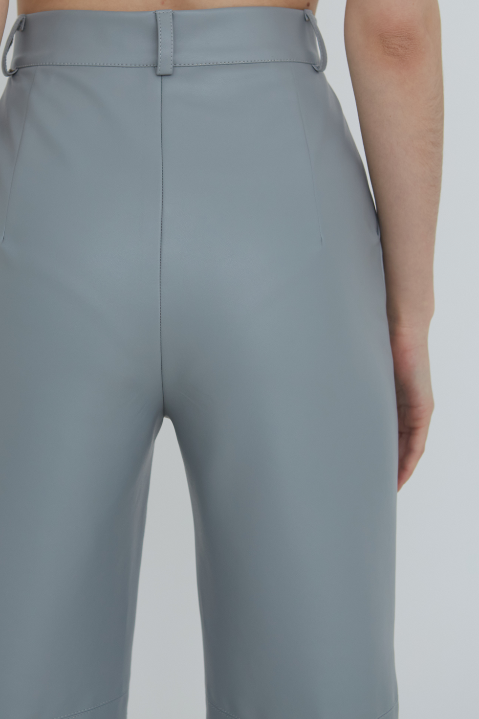 Миниатюра: Брюки прямого кроя из эко-кожи